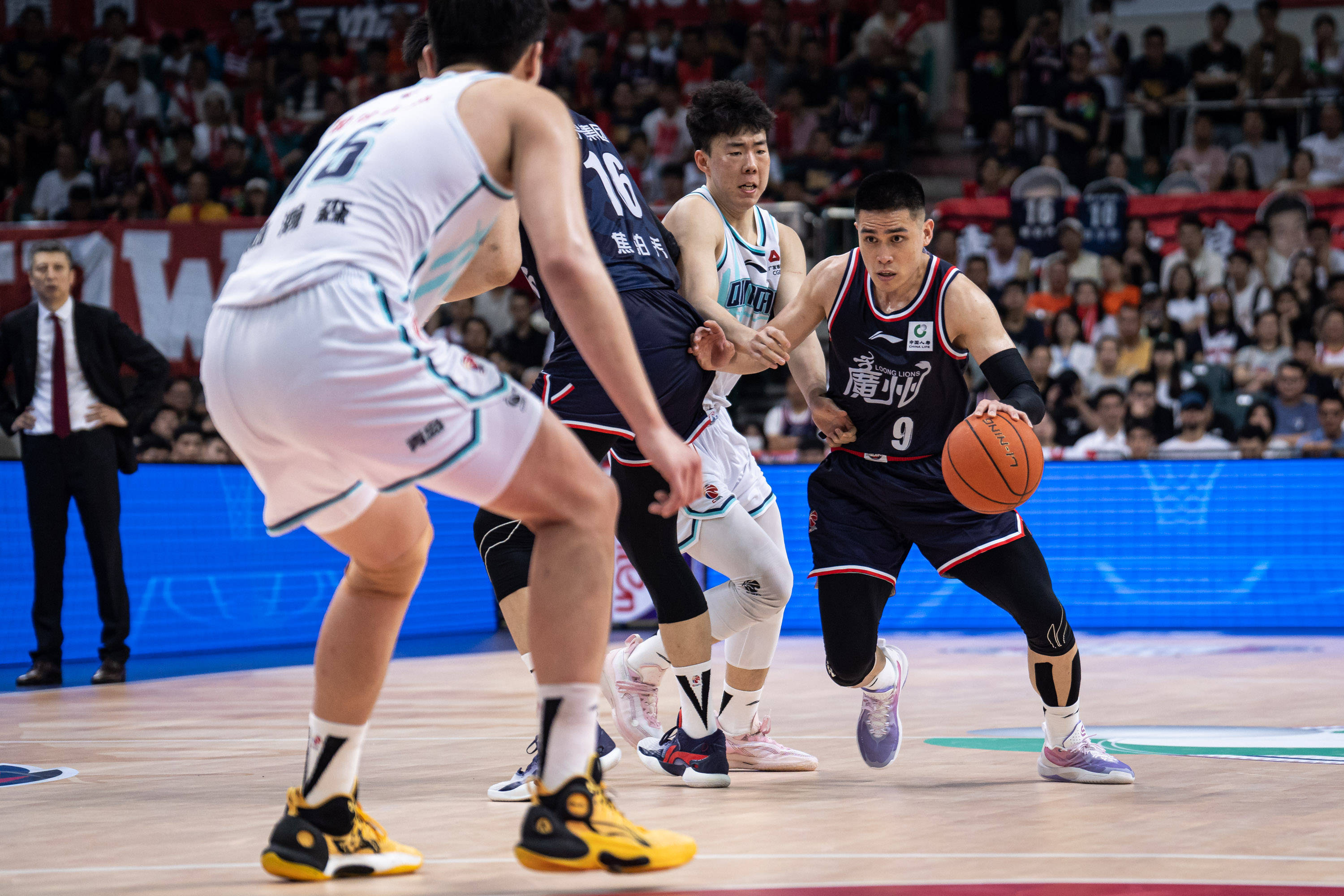 亚历山大 亚历山大