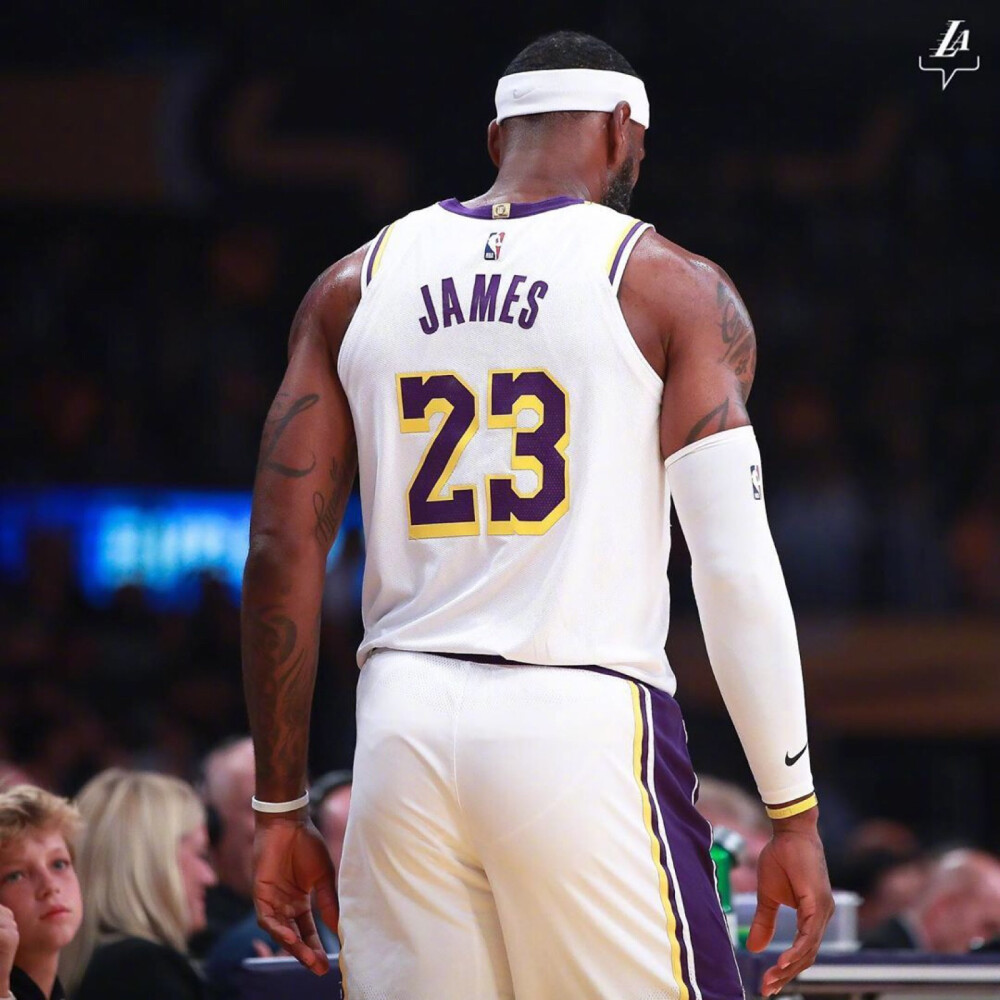 同时给球员 同时给球员